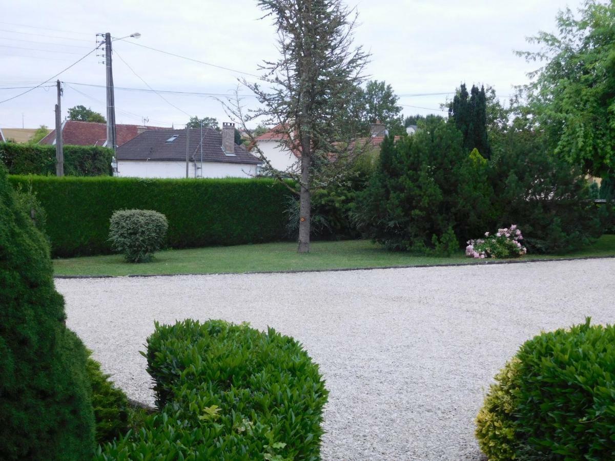 La Chambre D'amis LA COSTIGNIERES Montgueux Exterior foto